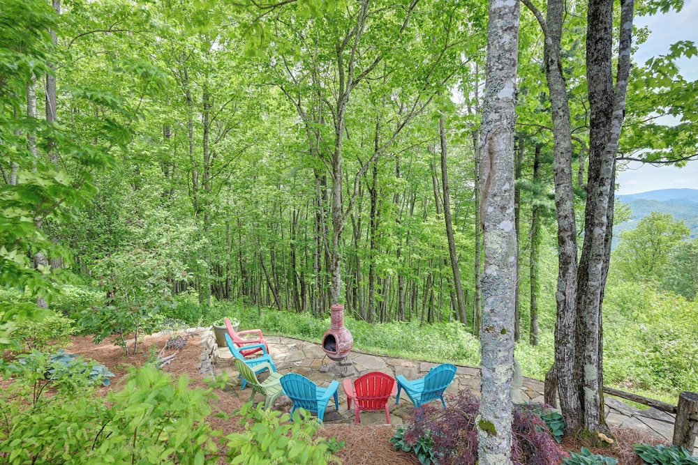 On 22 Acres: Cullowhee Craftsman Home w/ Mtn Views