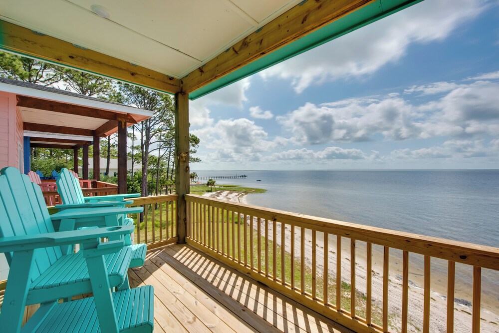 Beachfront Cottage w/ Dock on Florida Gulf Coast