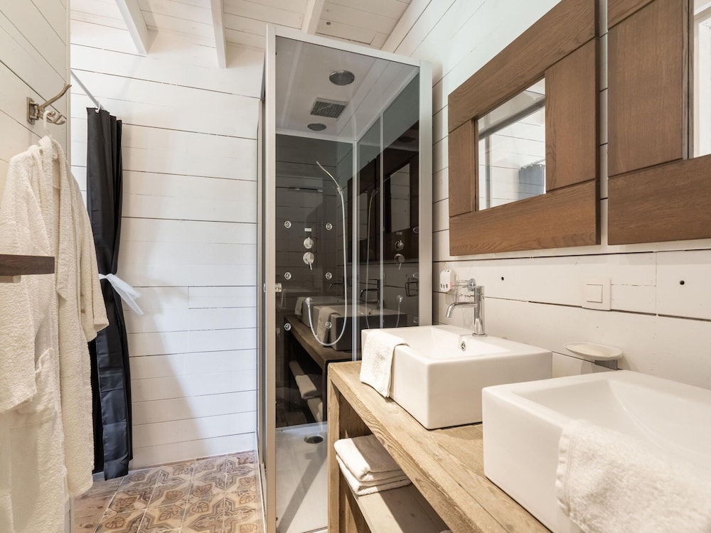 Holiday Home in West Flanders With Garden and Bubble Bath