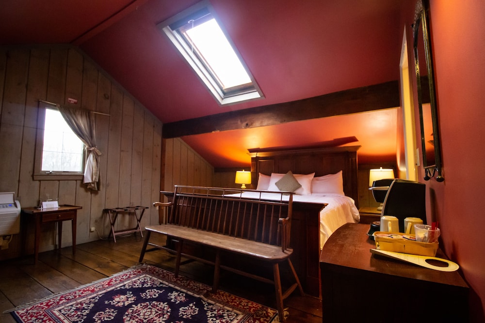 Delamater Inn