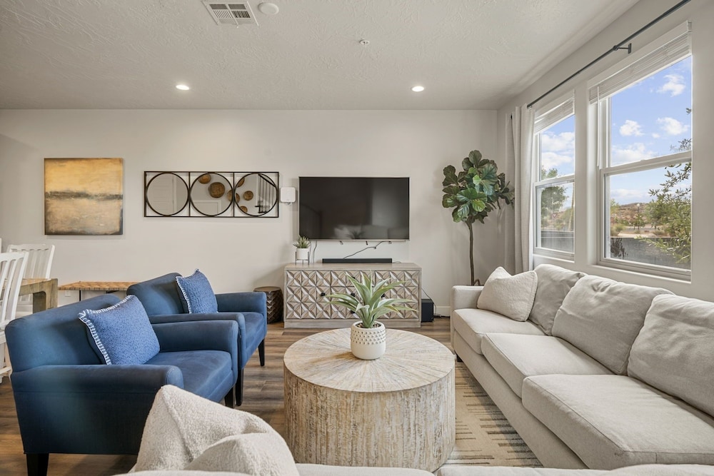 Relax In Style 4 Bedroom Townhouse