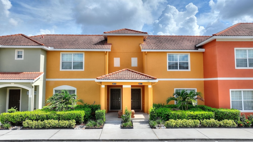 Sunny Paradise Retreat At Paradise Palms By Shine Villas 4 Bedroom Townhouse