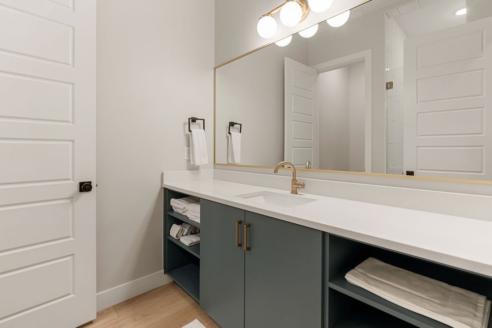 Weekend Vibes 5 Bedroom Townhouse