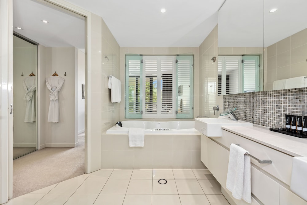 Luxury Apartments on Bells Boulevard