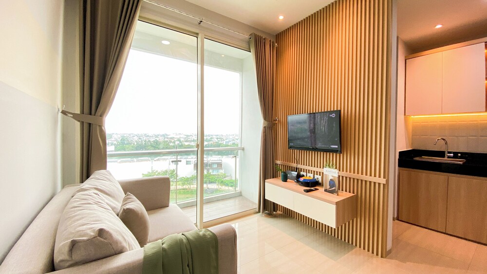 Cozy And Enjoy Living 1Br At Citralake Suites Apartment