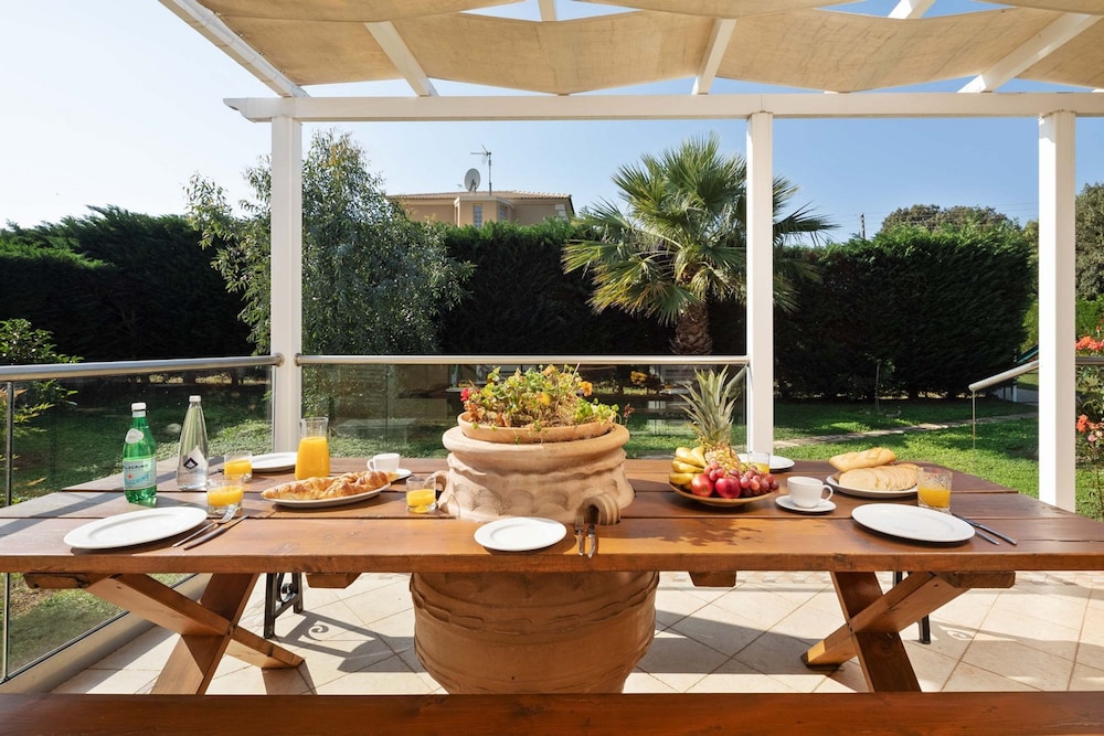 Villa Erato With Private Swimming Pool