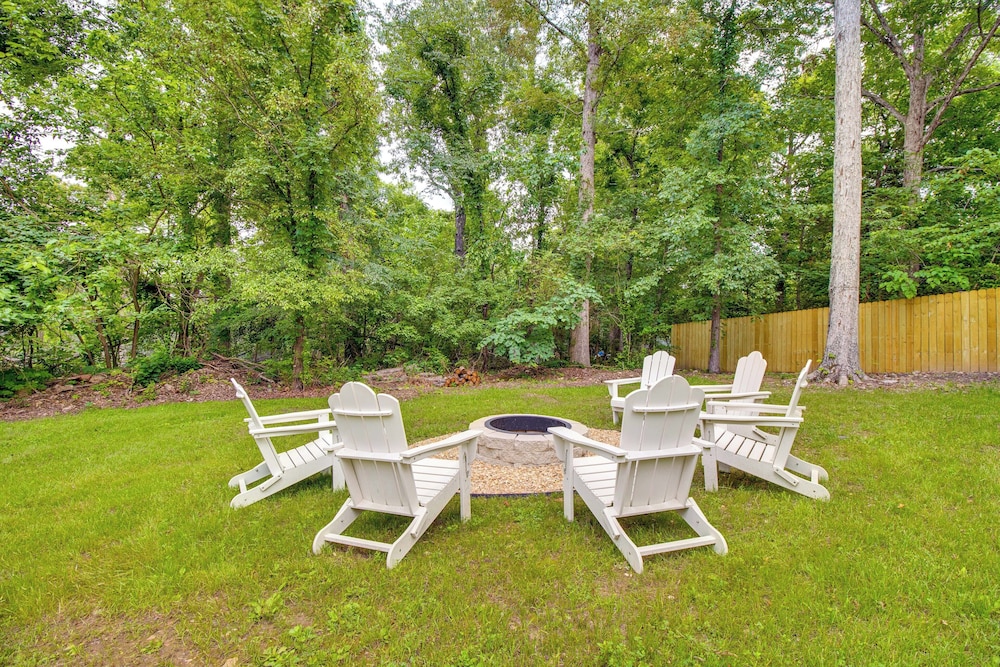 Cozy Lakeview Retreat, Close to Bull Shoals Lake!