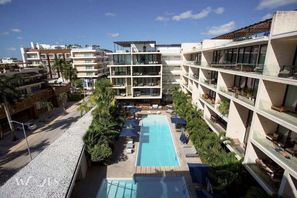 3 Br Ocean Front PH With Stunning Views
