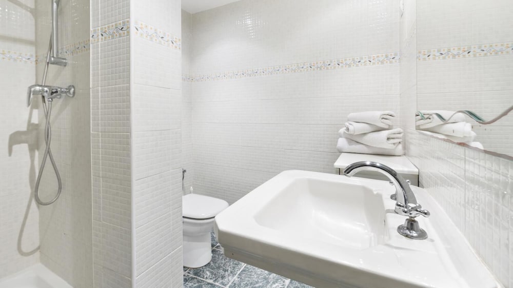 Peral in Llafranc With 2 Bedrooms and 2 Bathrooms