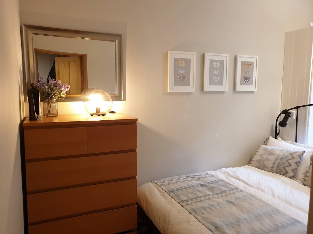 Cosy Flat With Garden View view 4