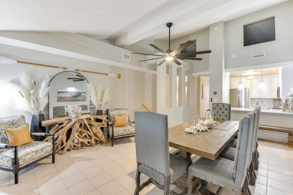 Boat, Fish & Walk to Beach: Waterfront Destin Gem!