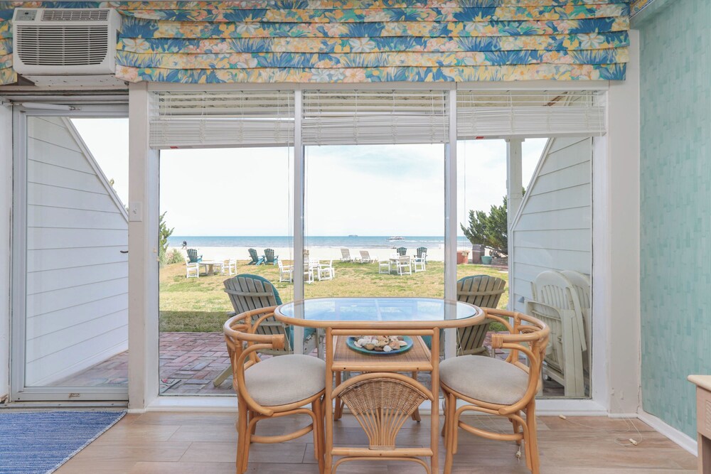 Exclusive Beach Access: VA Beach Studio Condo!