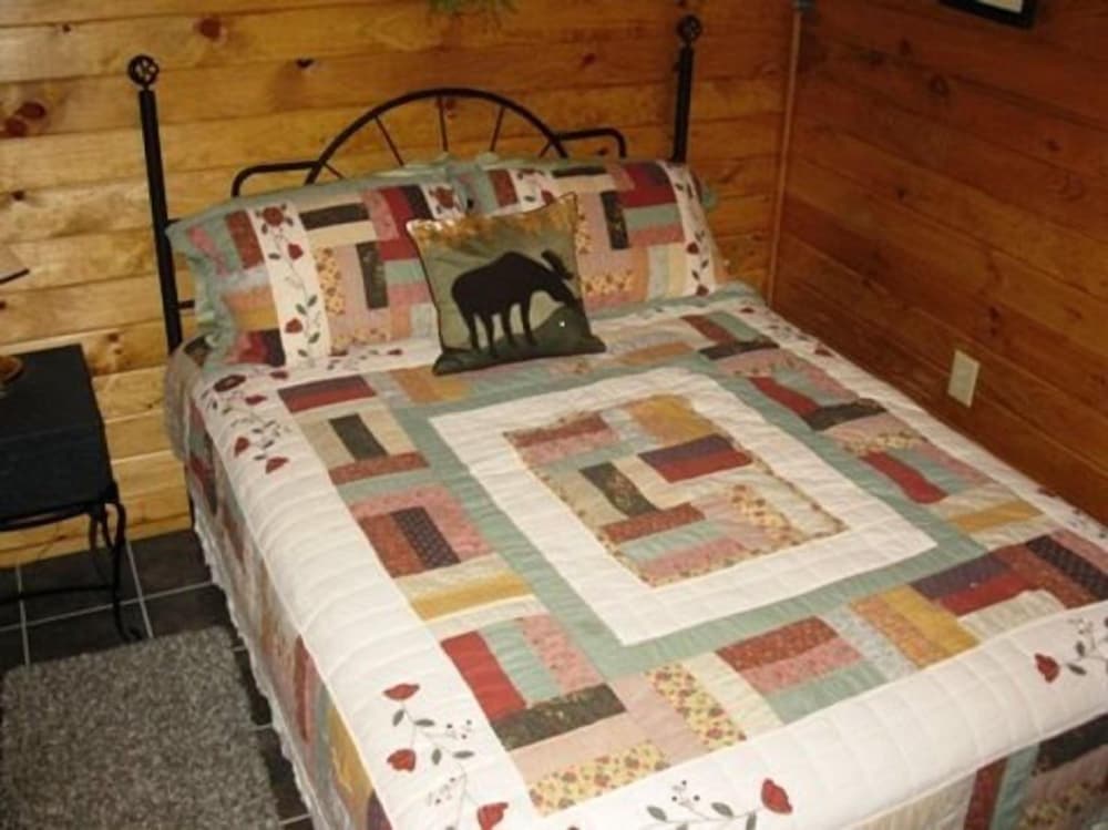 The Lodge at Hideaway Hollow- Copperhill TN view 3