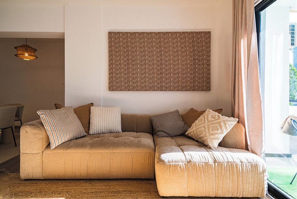 City Center Modern Boho Stay