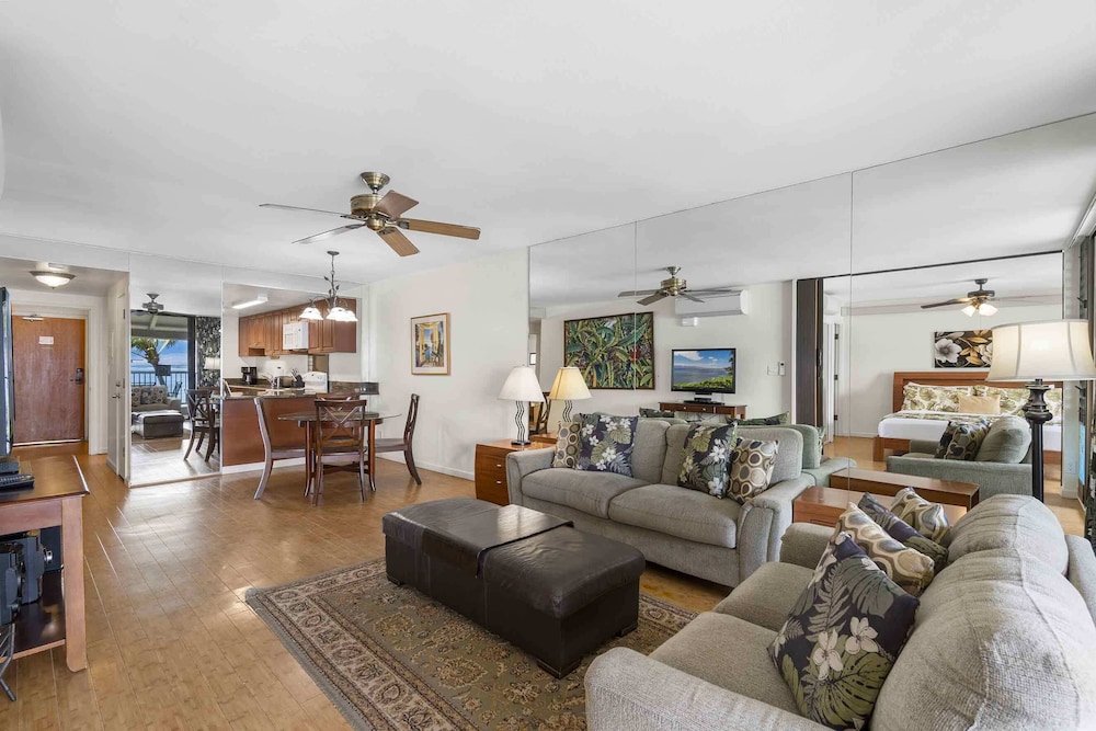 Lauloa 410 - Top Floor, Oceanfront Lanai, Molokini & Halaeakala Views, Split A/C