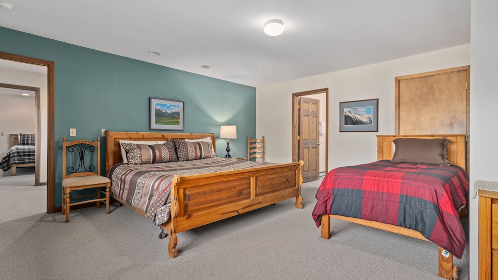 Cascade Mountain Home By Estes Park Homes 6 Bedroom Home