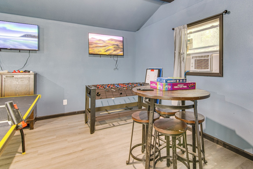 Lake View & Game Room on 3 1/2 Acres, Near Marina