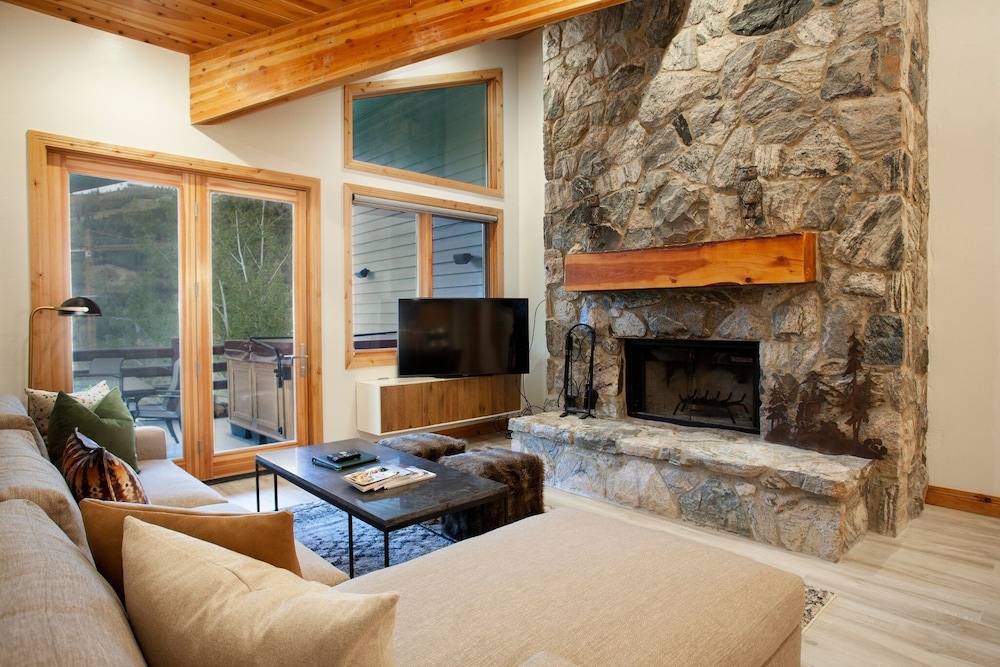 Trail's End Lodge at Deer Valley Resort - Four Bedroom Residence with Space #504 4 Condo