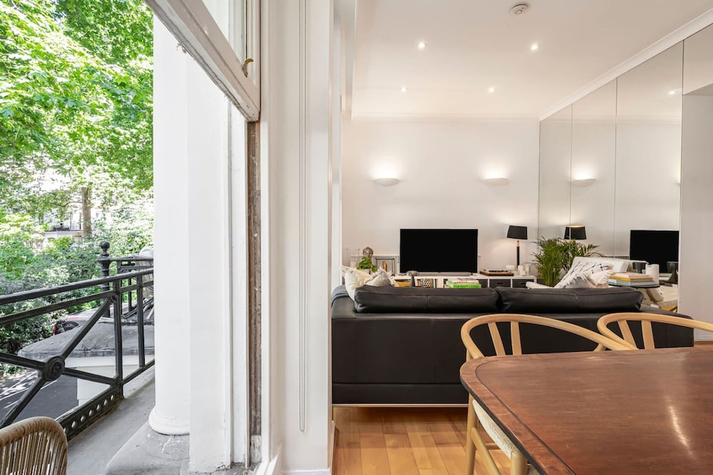 2-bed Knightsbridge Home