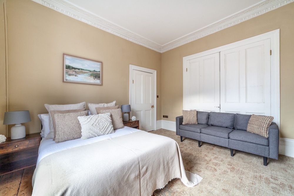 Modern & Stylish House in Deptford