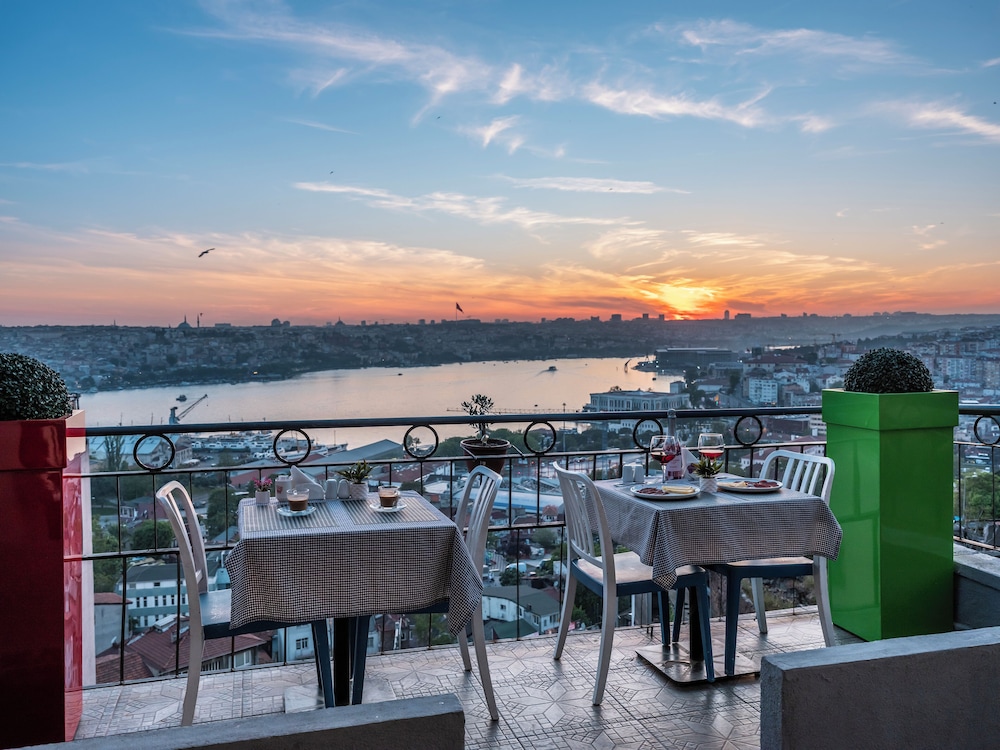 Taksim Terrapia Hotel - Image 6