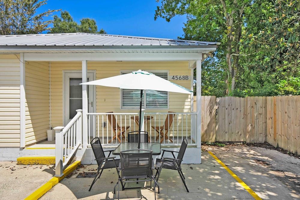 Just North of Downtown Fenced Yard BBQ Patio