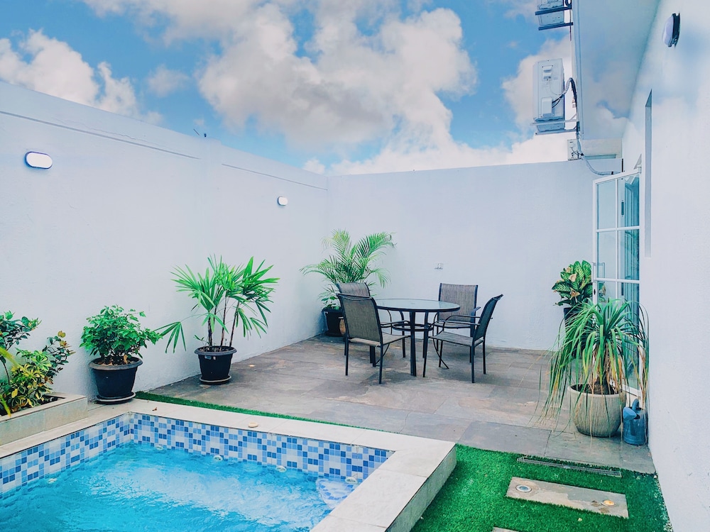 Casa con Piscina Privada para Familias