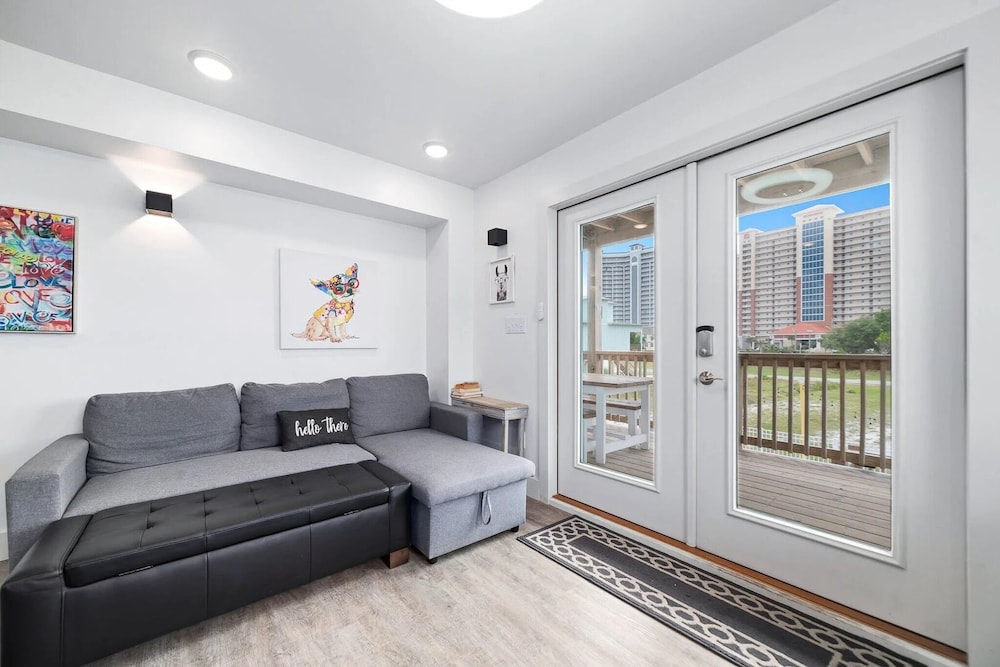 Pipedreams 333 8 Bedroom Home