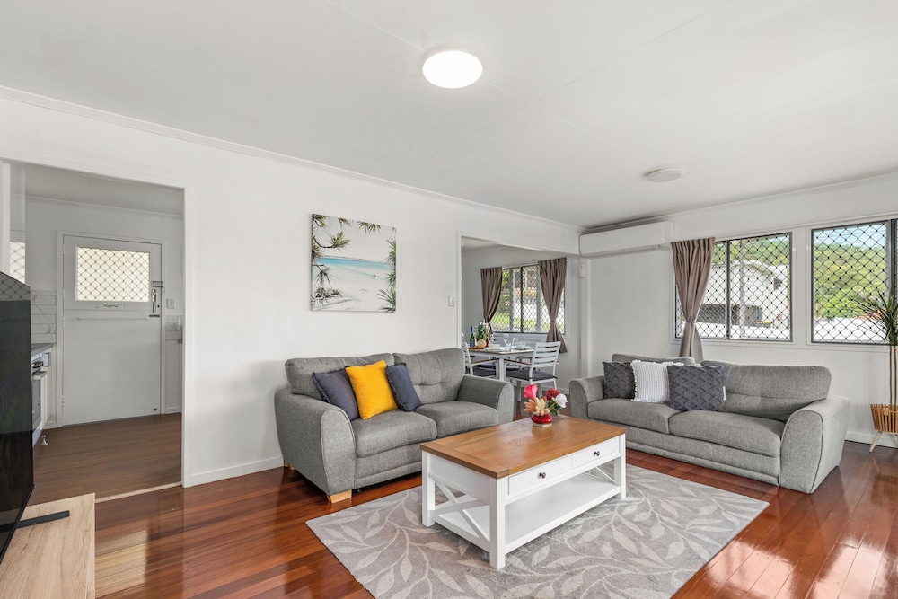 Kozyguru | Carindale | 3 Bedroom Cosy House