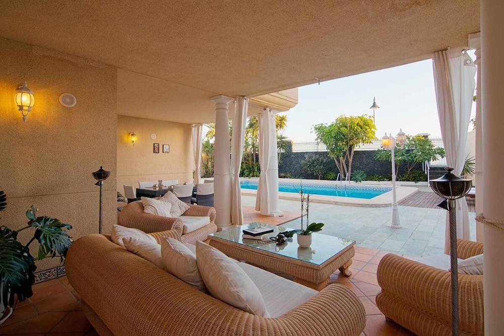 Bayside Concha House Beachfront Oasis With Heated Pool
