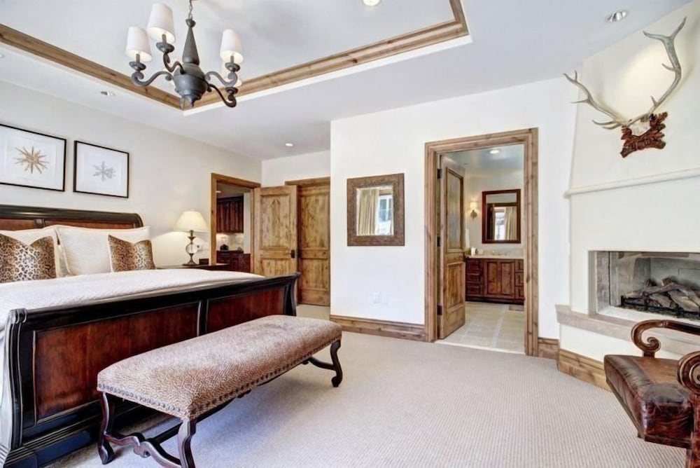 Platinum 2 Bedroom Vacation Rental in the Heart of Vail