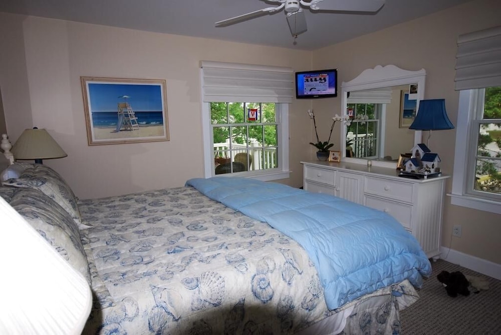 Country Club Drive 333