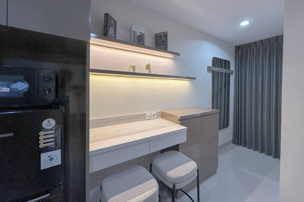 Modern Suite 1Br At Grand Sungkono Lagoon Apartment
