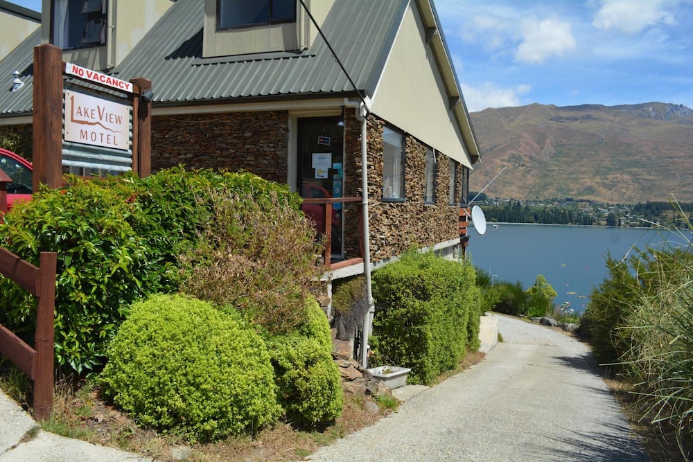 Lakeview Motel