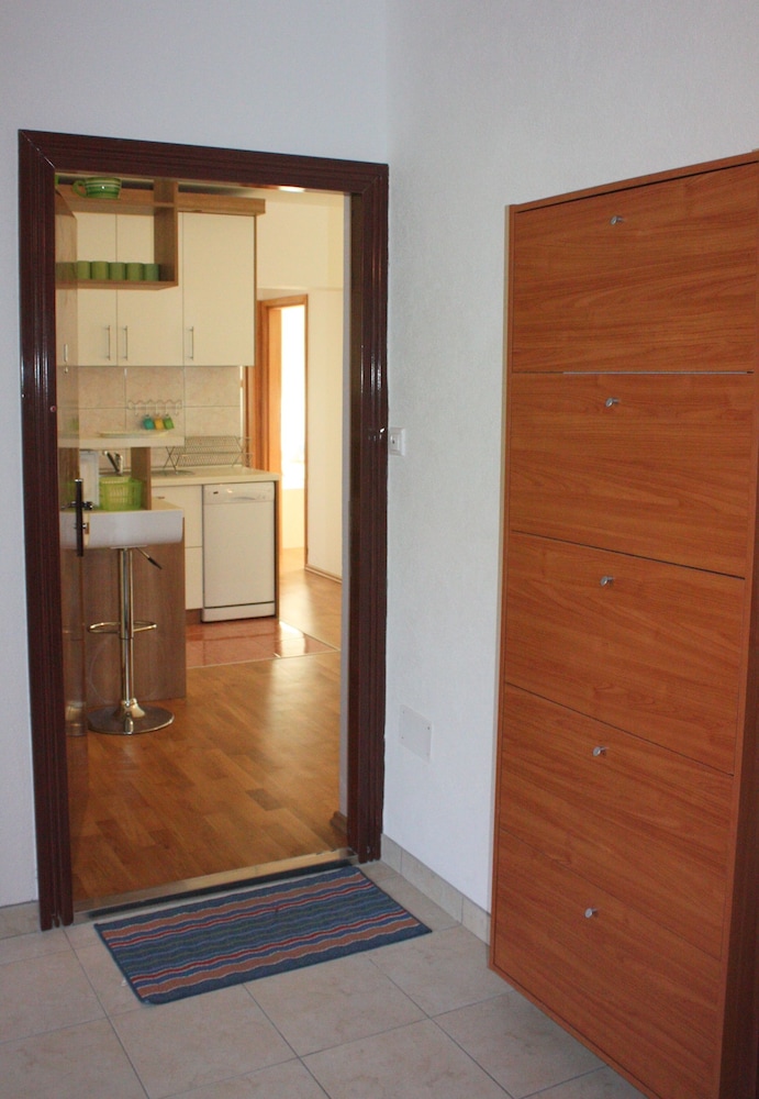Apartments Miki Pag view 5