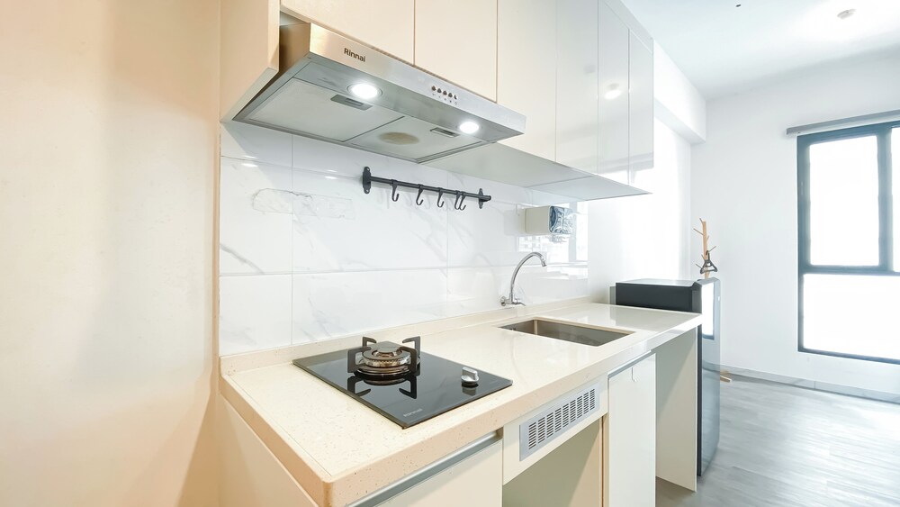 Comfortable And Simply Studio At Sky House Alam Sutera Apartment