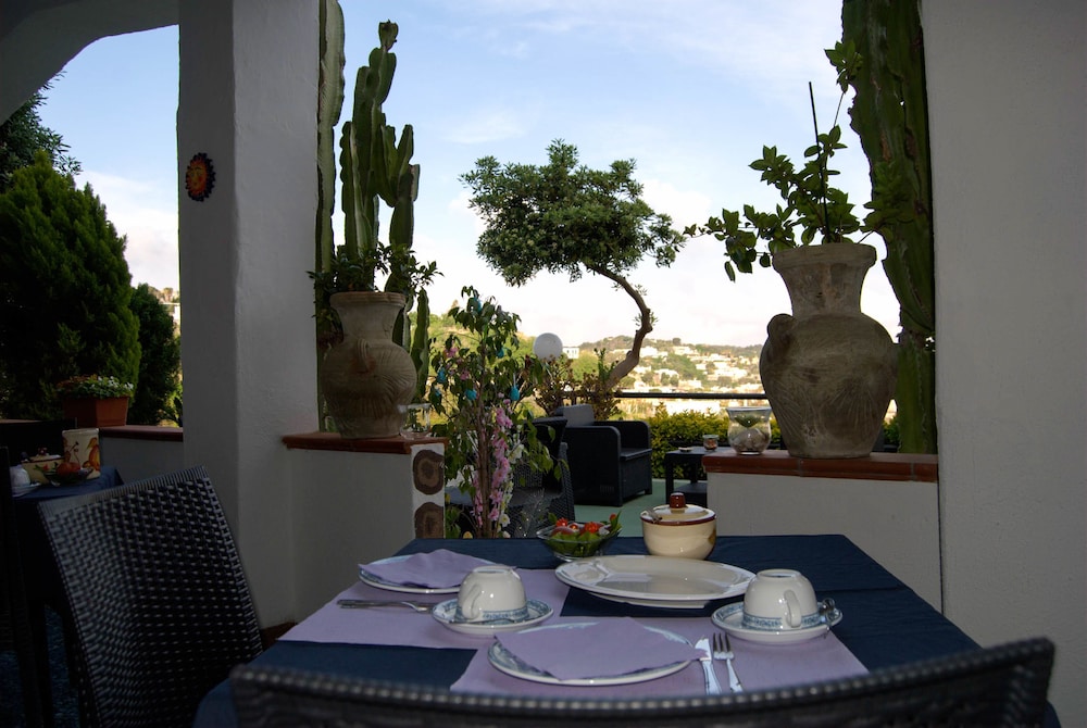 Villa Raffaela B&B