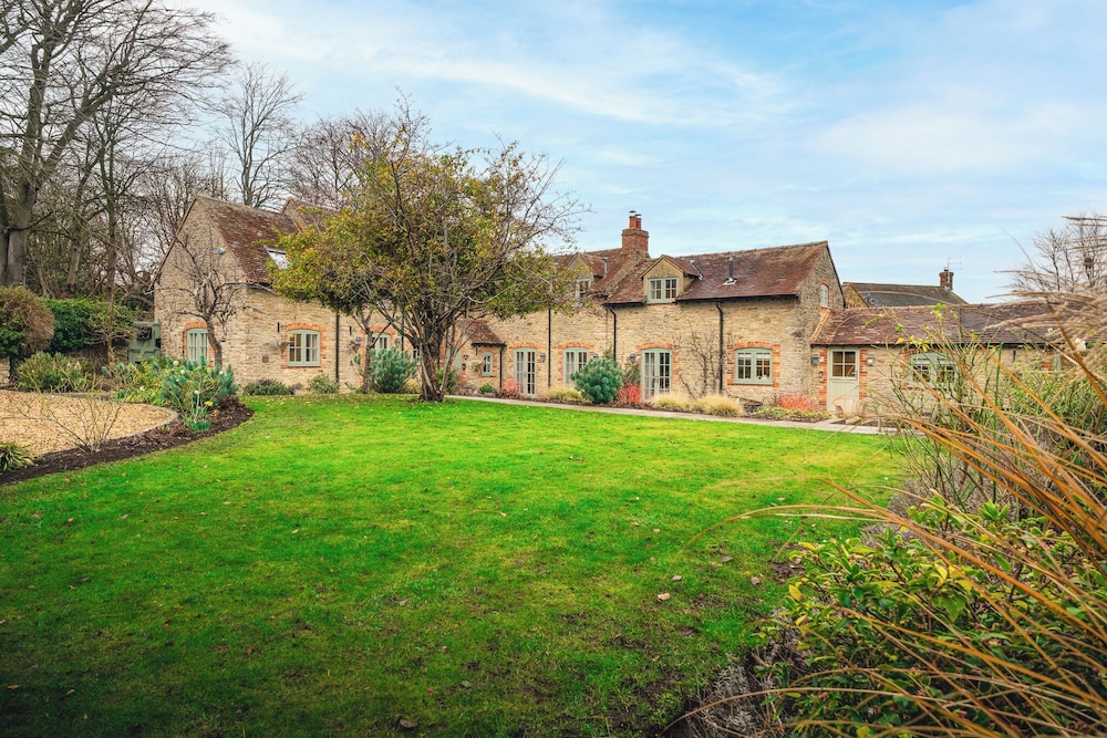 Stunning 6 BB Cottage & Annexe