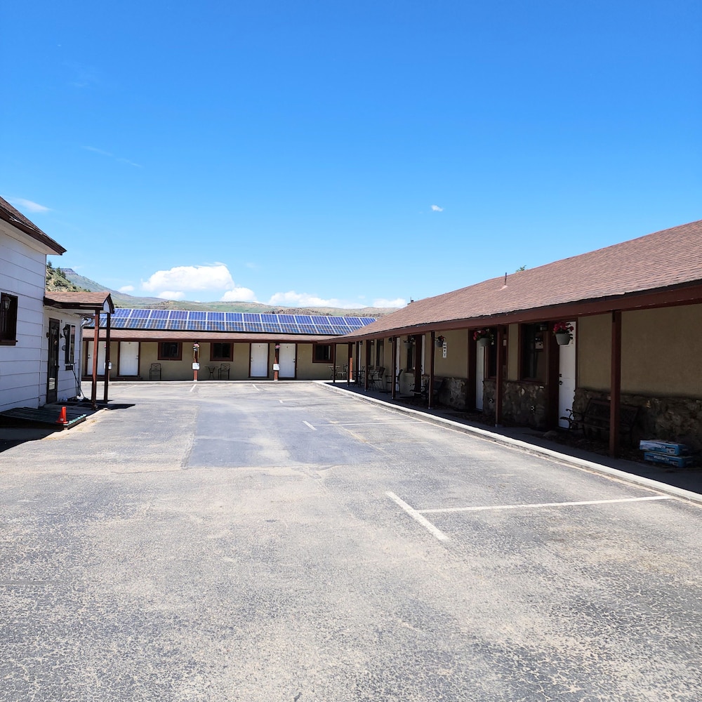 Canyon Motel - Property Image 26