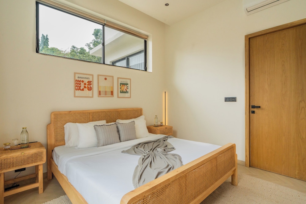 ELIVAAS Ekam | Luxe 4 BHK Villa With Pvt Pool & Patio