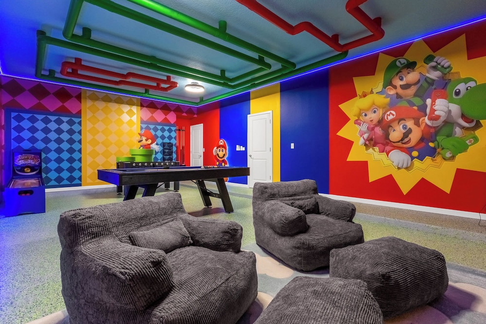 Upstay Epic 15br Mansion for Big Groups Near Parks