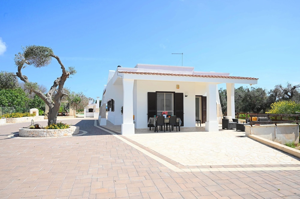 Villa Lino with Pool by Wonderful Italy