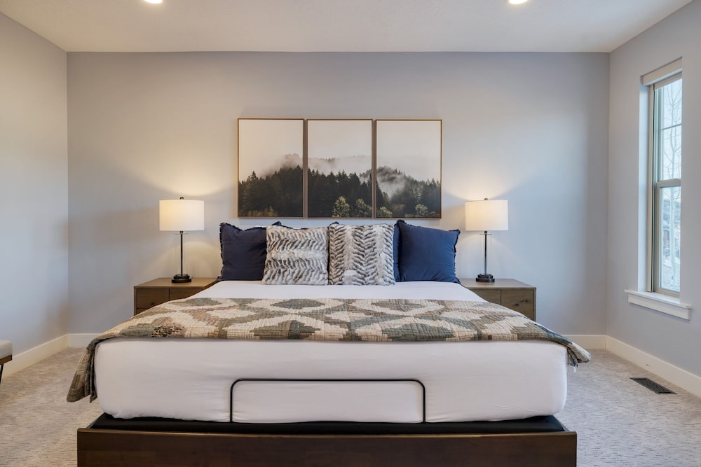 Abigail Drive Year-round Retreat With Hot Tub Near Park City Adventures Skiing
