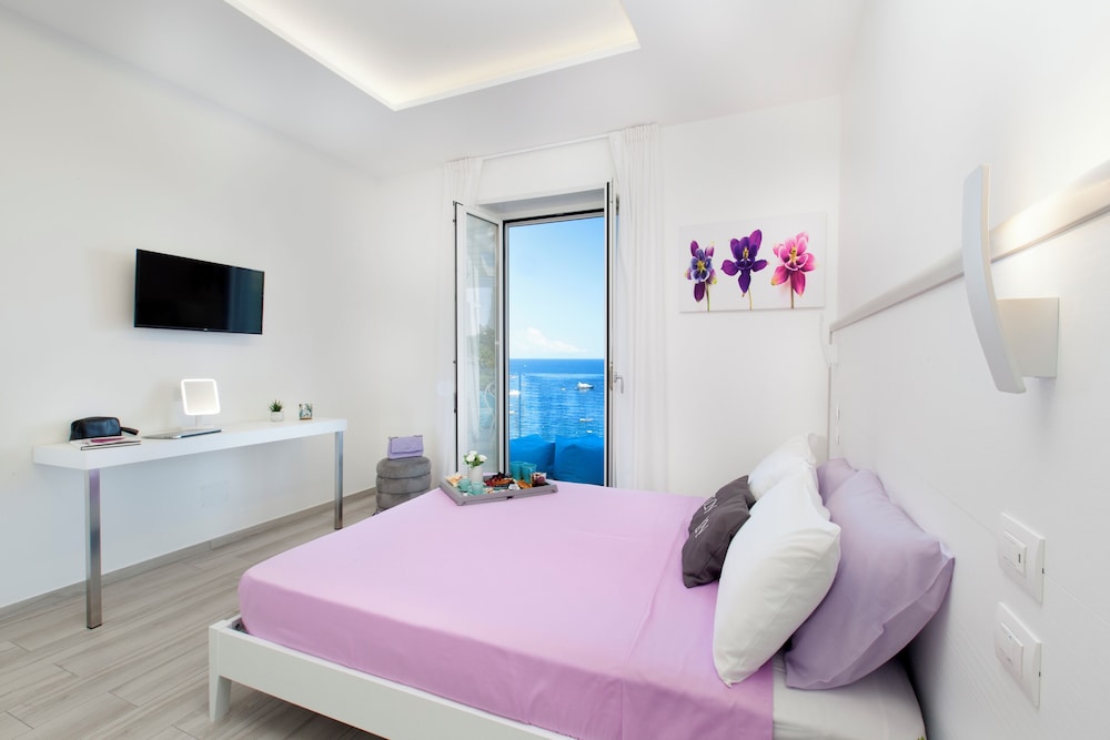 Villa By The Beach With Sea-View And Luxury Amenities