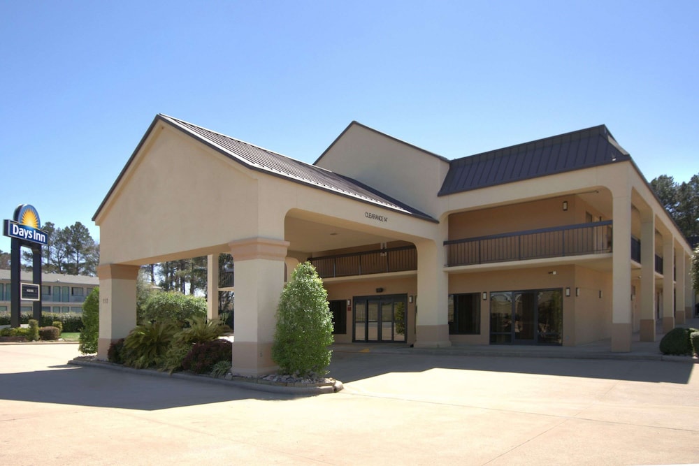 Marshall Vacations - Days Inn by Wyndham Longview South - Property Image 1