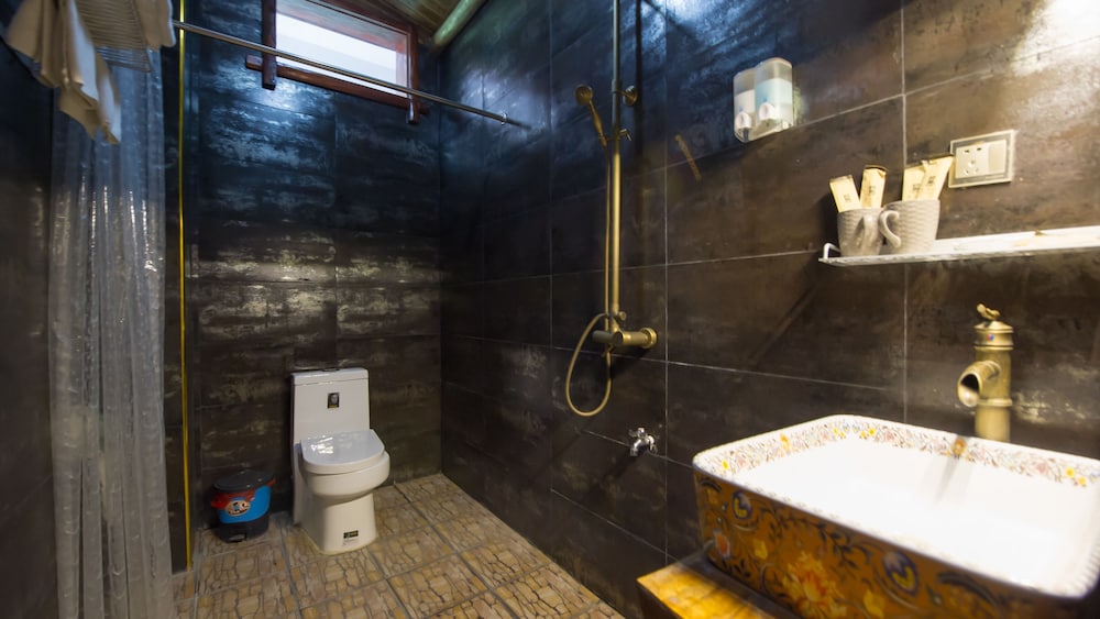 Yangshuo Scenic Mountain Retreat