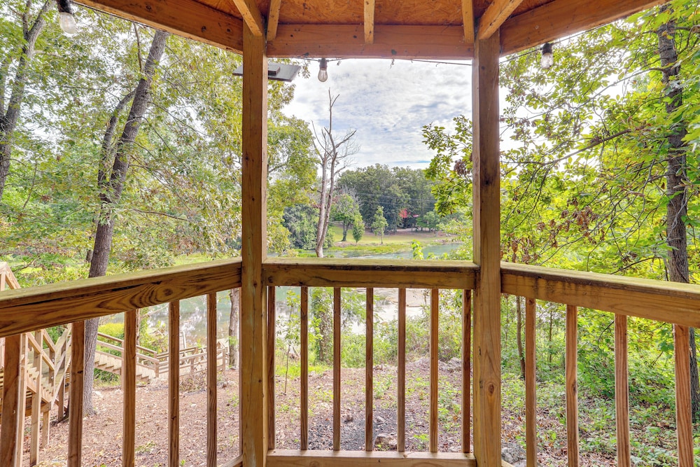Spring River Vacation Rental w/ 2 Docks! view 3