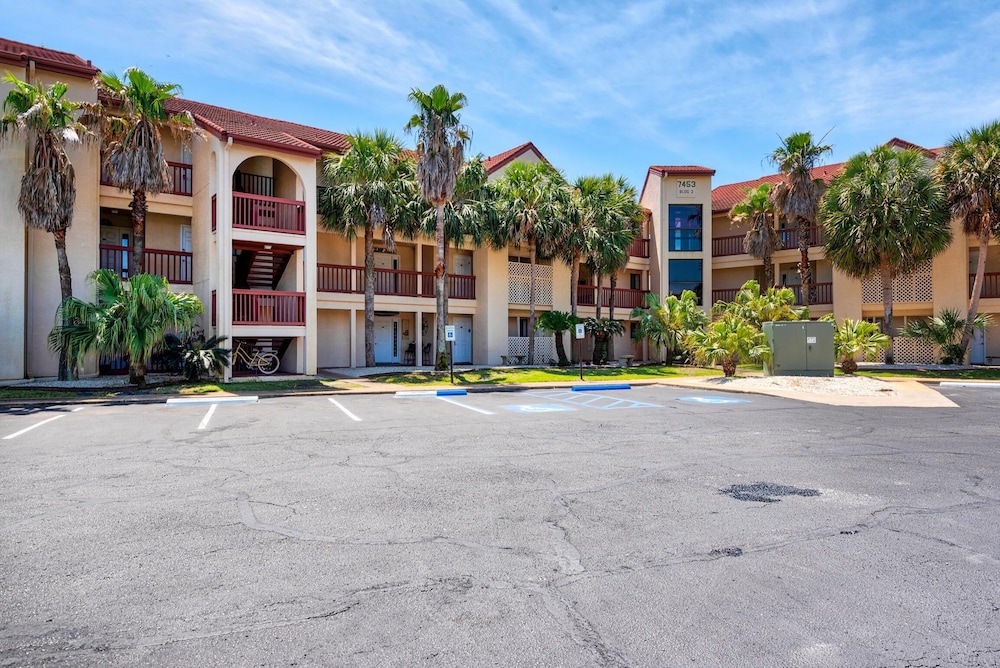 Sunset Harbor Palms 2-210 - Bayside Retreat