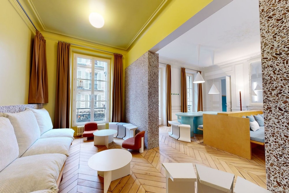 Charming 2-bed Flat w Shared Spaces