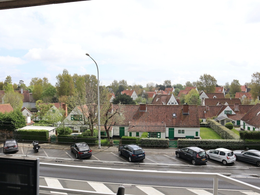 Apartment in Nieuwpoort With Garden